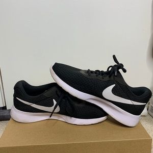 Nike Women’s Tanjun shoes